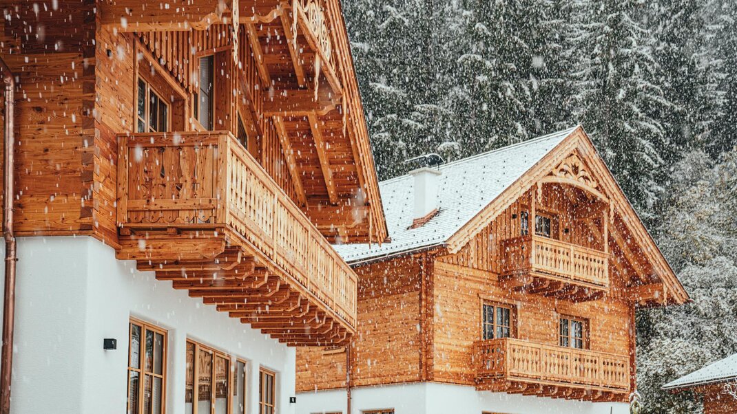 Chalets am Grabenbach in Winterstimmung